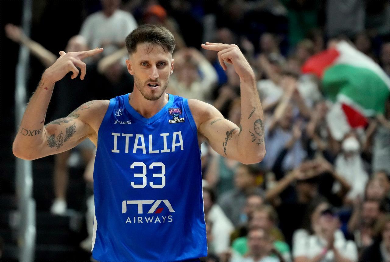 Basket, Achille Polonara torna alla Dinamo Sassari