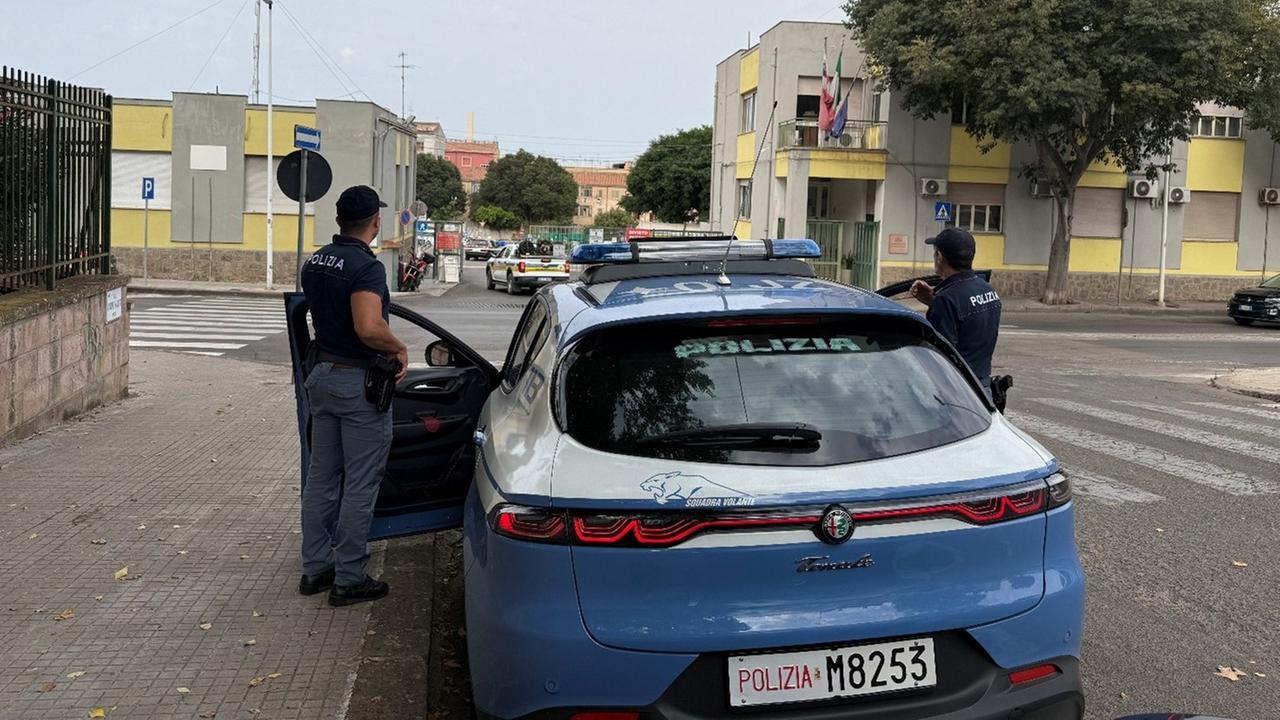 Picchia l’ex compagna e ferisce un passante che cerca di aiutare la donna: 28enne arrestato