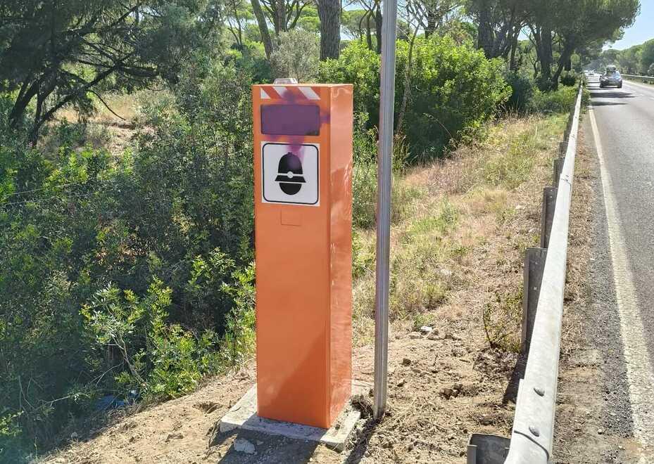 
	L&rsquo;auovelox lungo la strada delle Collacchie dopo il primo atto vandalico

