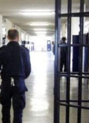 Ancora sangue al carcere Sant’Anna di Modena: feriti un agente e due detenuti