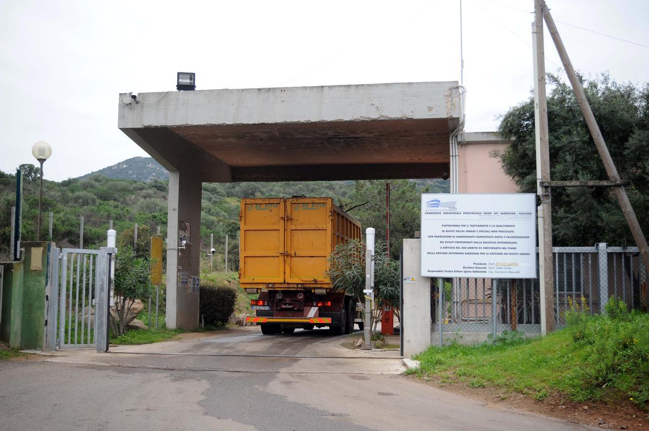 L'ingresso dello smaltimento dei rifiuti del Nord Est Sardegna