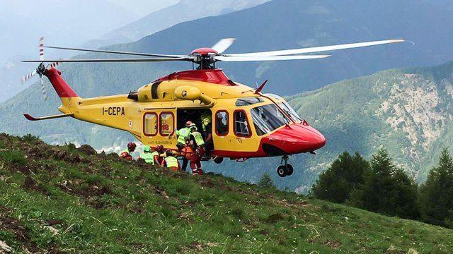 Cade dal sentiero per 150 metri sotto gli occhi del figlio e muore a Madonna di Campiglio