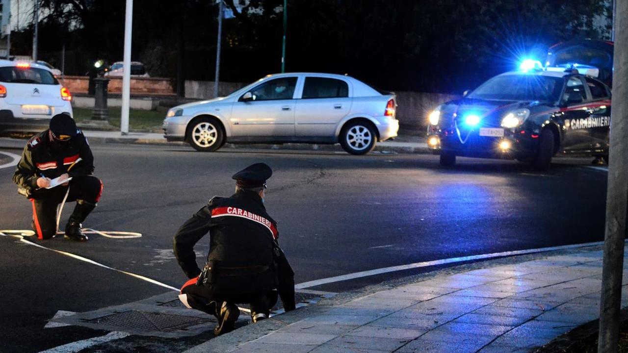 A bordo dello scooter tampona un’auto: ferito 56enne