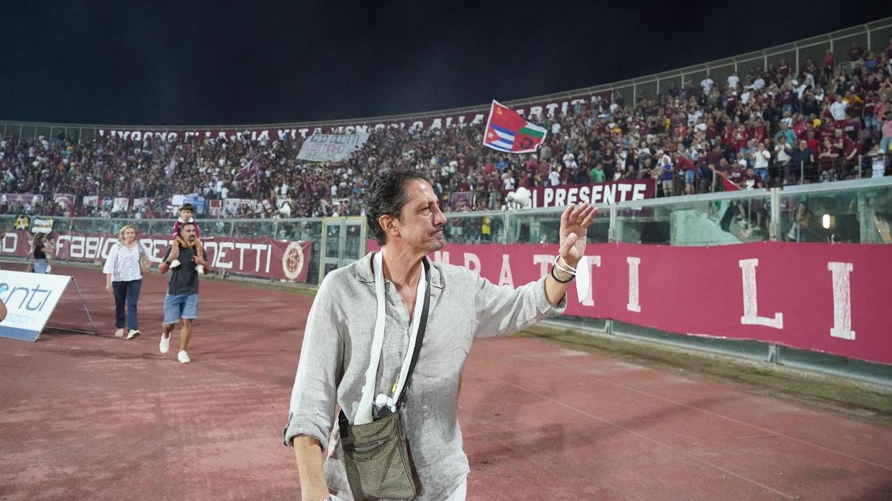 Igor Protti sotto la curva (foto Stick)