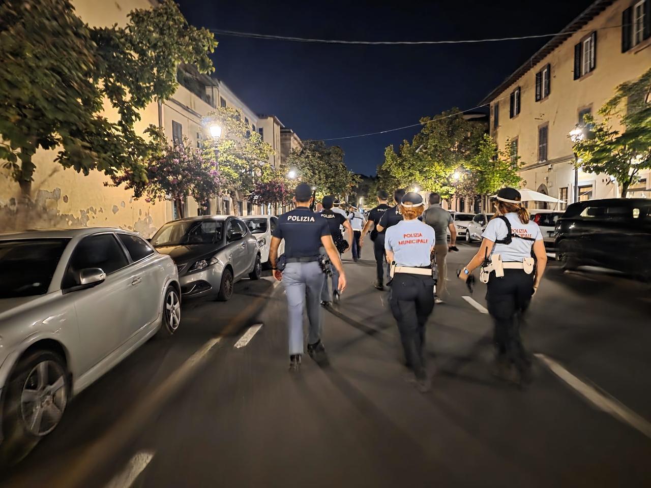 Lucca, controllate dalla polizia 120 persone