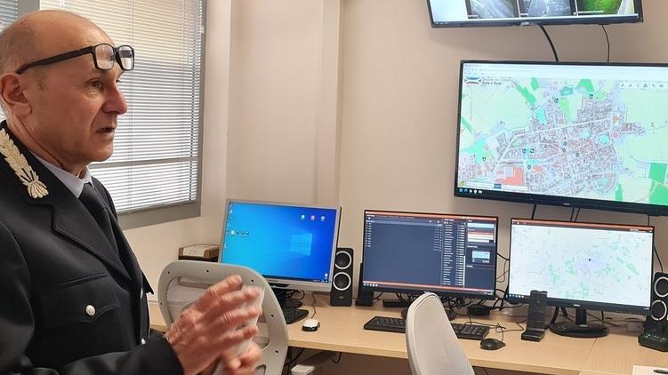 Copparo, cane malnutrito aiutato da passanti e vigili urbani