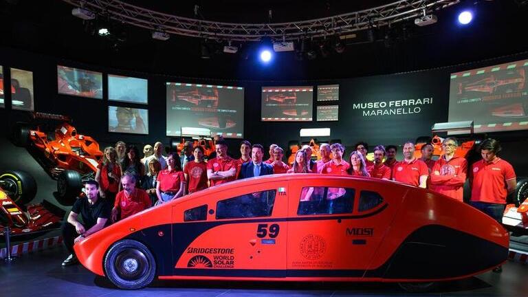 L’auto solare degli studenti del "Ferrari" in corsa nel deserto australiano
