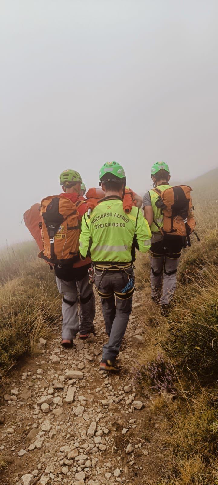 Barga, soccorso ciclista caduto sulla Cima dell'Omo