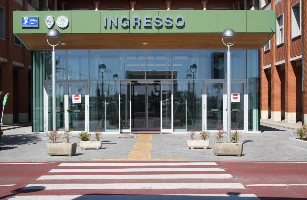 
	L'ingresso si una delle aree dell'ospedale Cisanello di Pisa

