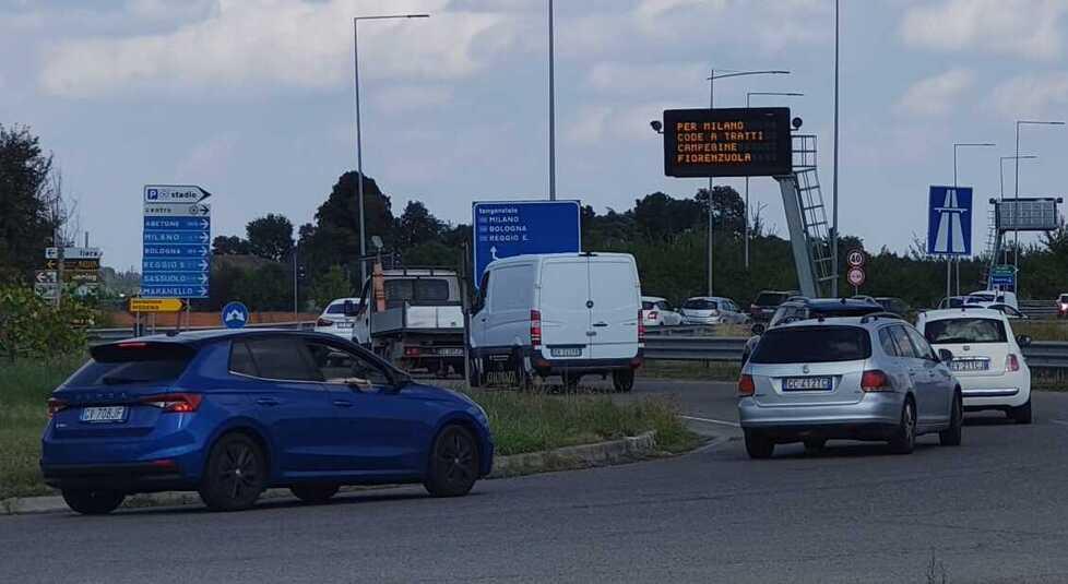 Via Emilia, tangenziale e Nonantolana: i modenesi tornano dalle ferie, code e disagi