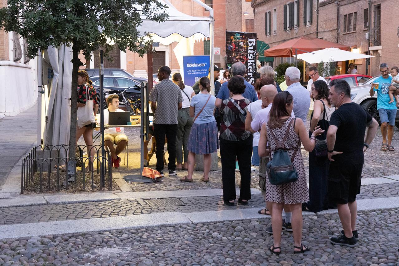 Buskers a Ferrara, chiusura del centro e ticket d’ingresso: come funzionerà
