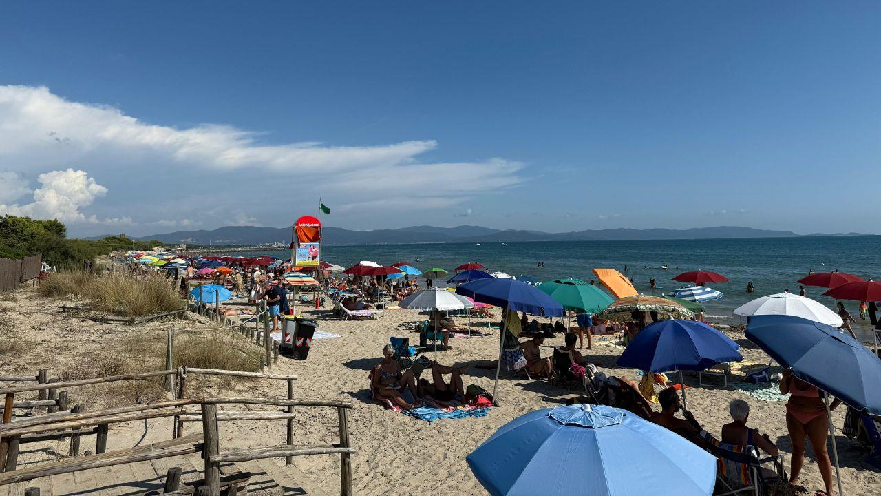 
	Nella foto grande bagnanti in Costa est (foto Lorenzo Manzini)

