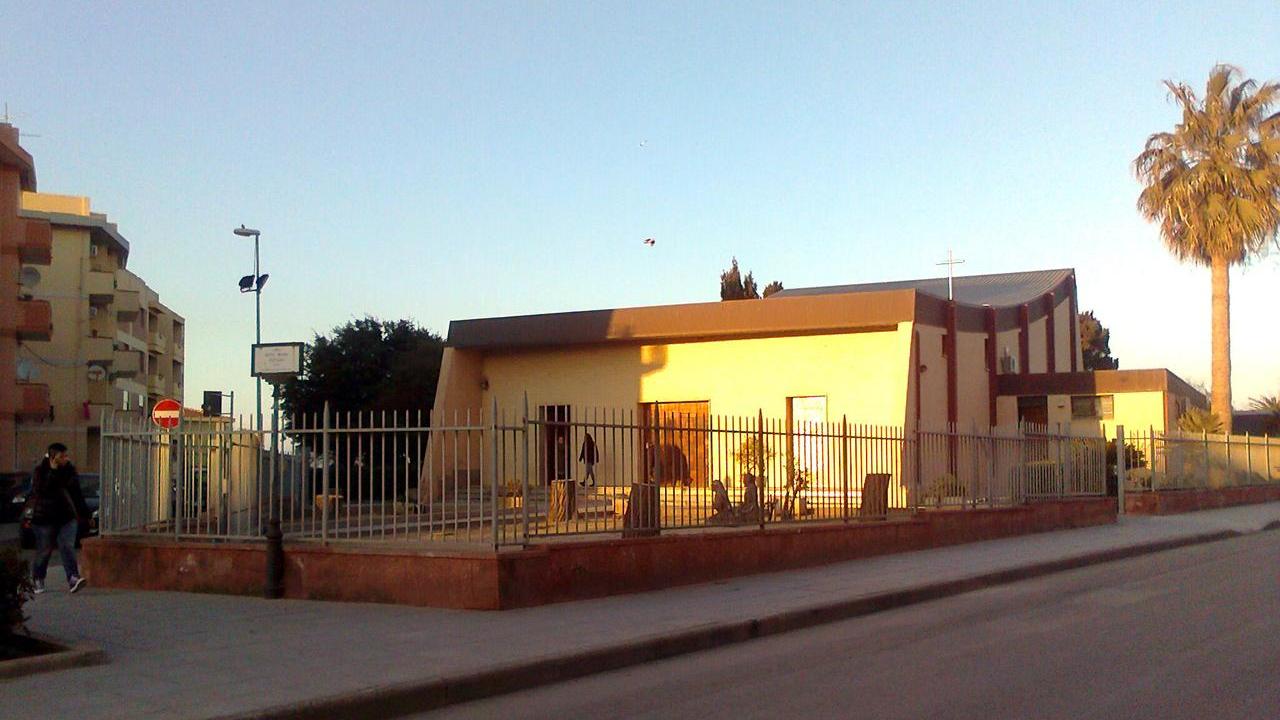 Chiesa del Cristo Risorto senza alberi