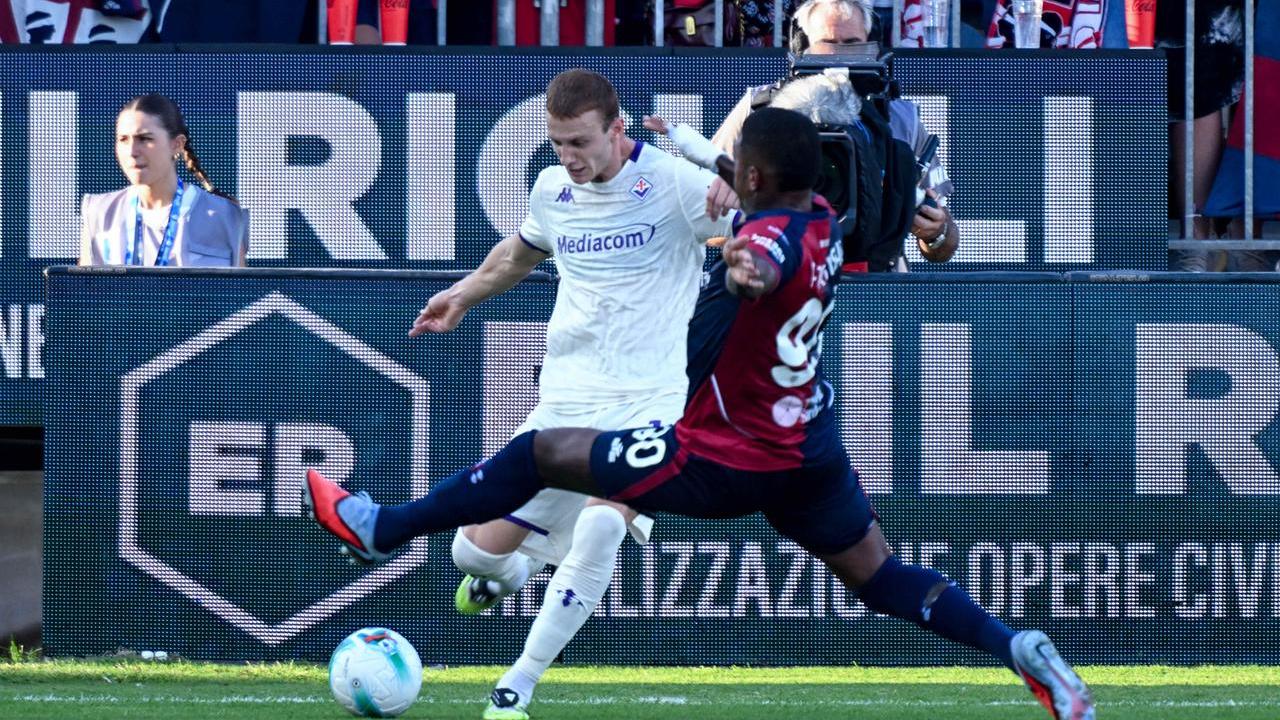 Un momento della partita Cagliari-Fiorentina