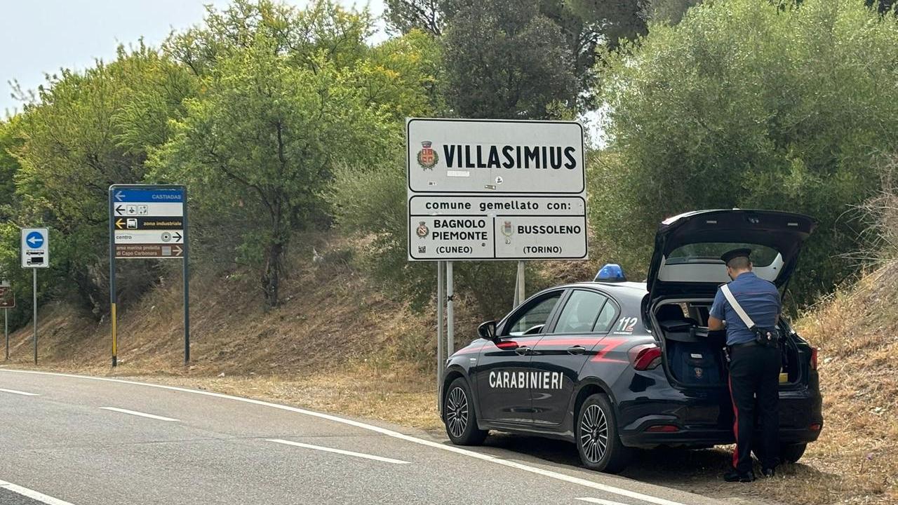 Ruba alimenti e bevande dal supermercato: denunciato