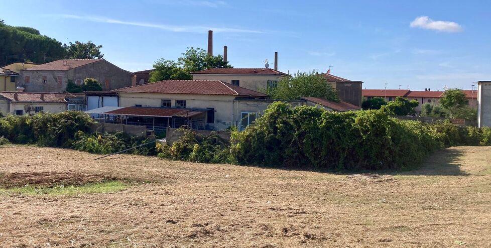 
	L'area in cui sar&agrave; costruito il nuovo supermercato Lidl (foto Falorni/Stick)

