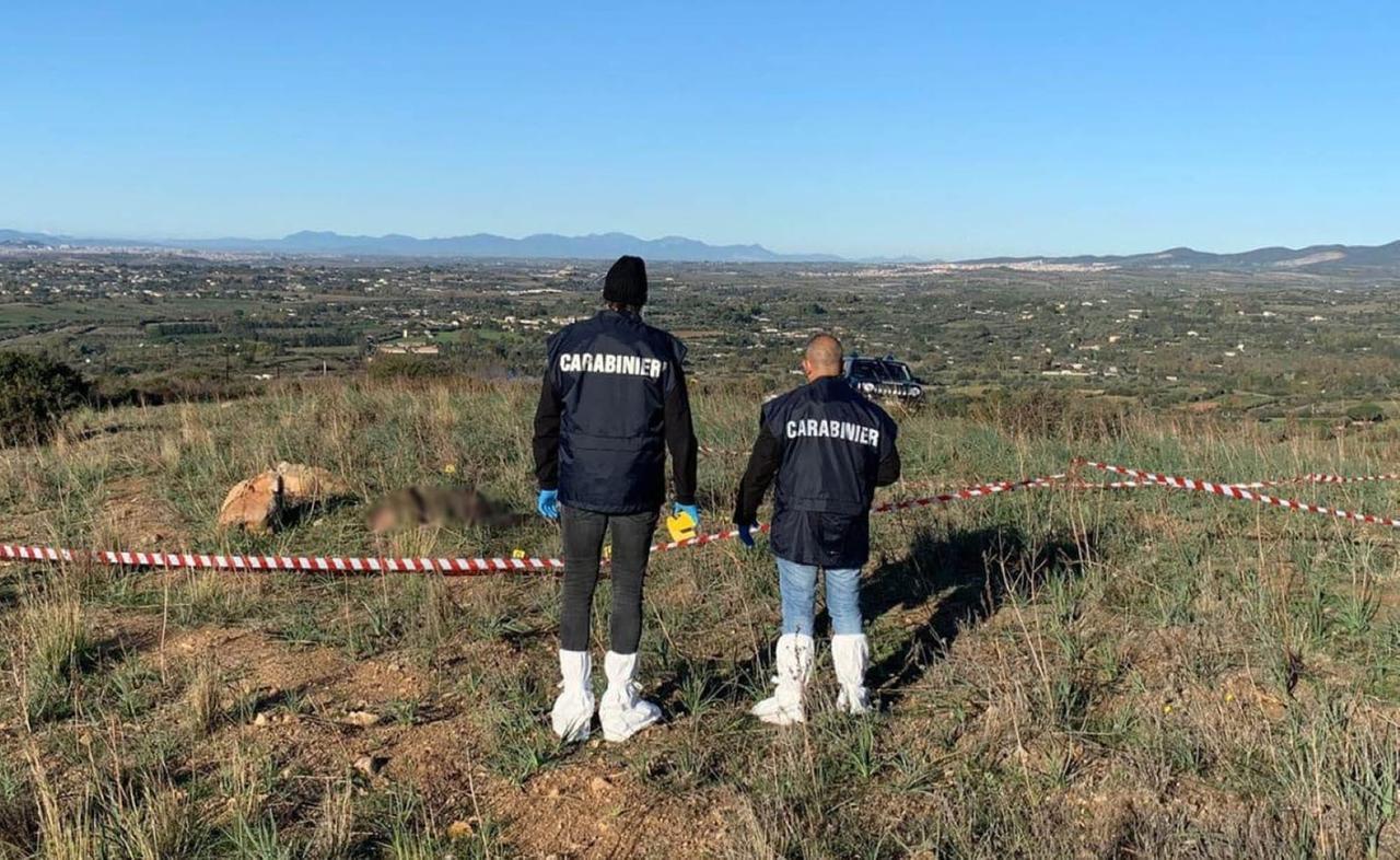 Giallo in campagna: trovato il cadavere di un uomo