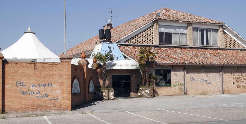 Lido Scacchi, topi e talpe avvistati nei cortili. Per i turisti sotto “accusa” i rifiuti<br type="_moz" />
