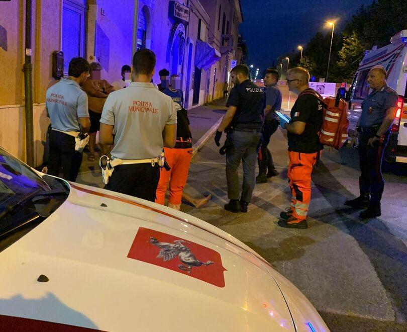 
	Le forze dell'ordine sul luogo dell'aggressione

