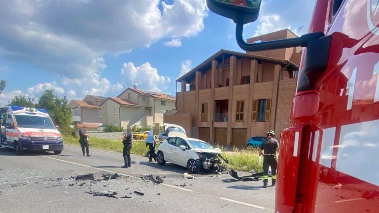 
	L'incidente (foto dai vigili del fuoco)

