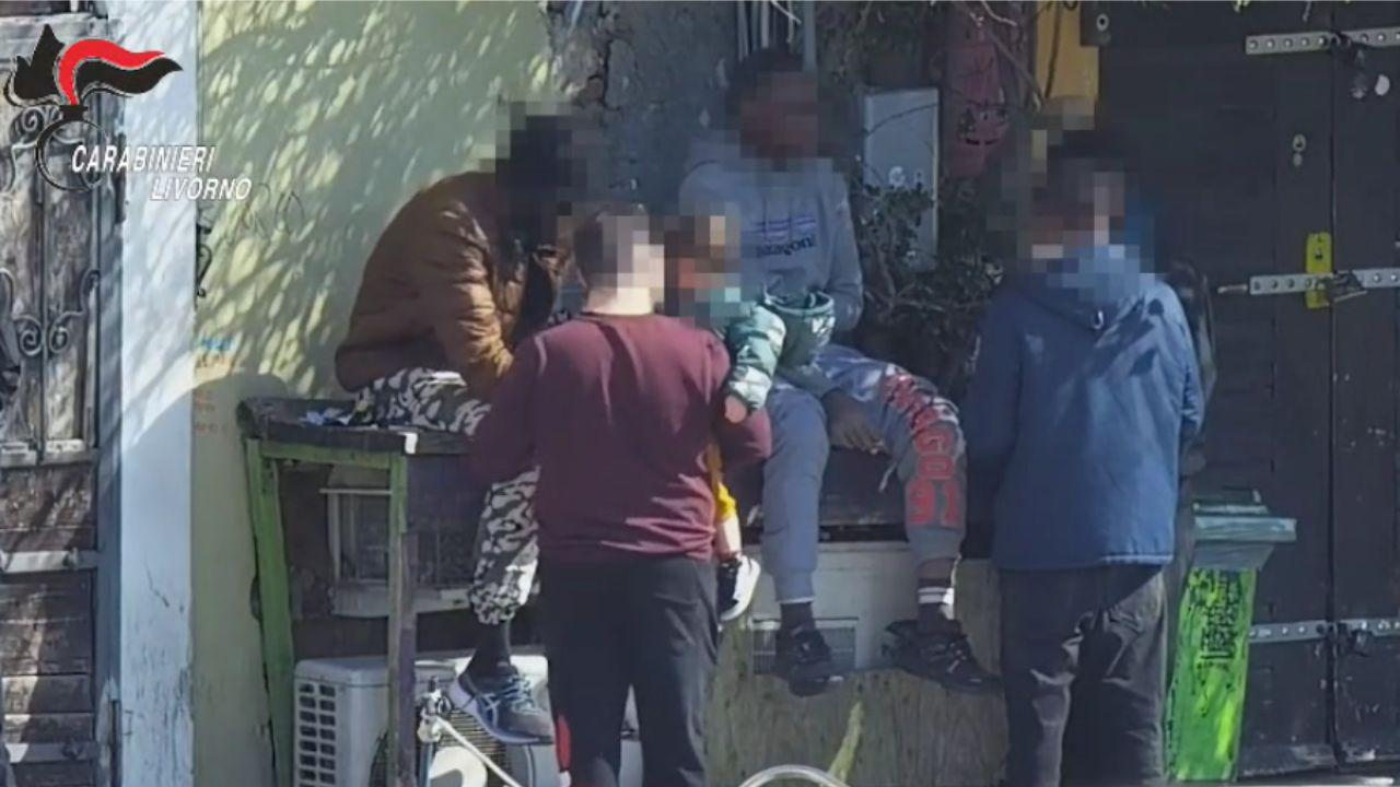 
	Spaccio in piazza Garibaldi a Livorno anche davanti ai bambini

