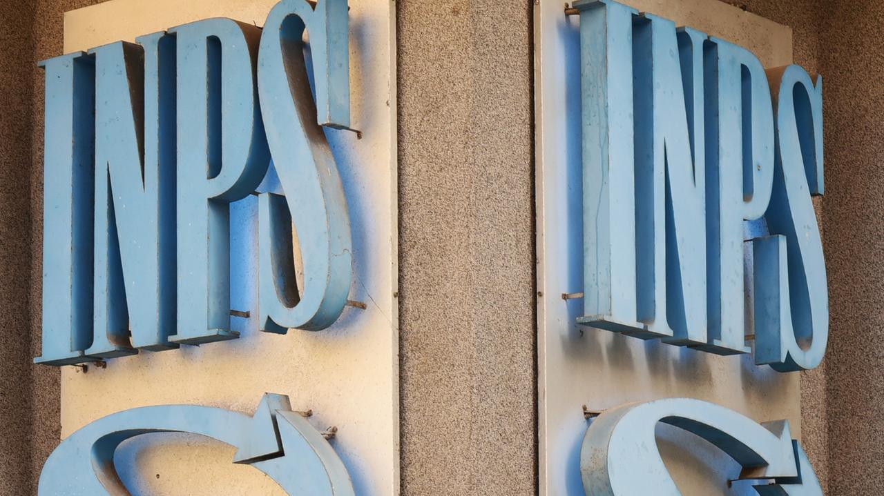 Pensioni statali, stretta dell’Inps: assegni più bassi per chi lascia prima