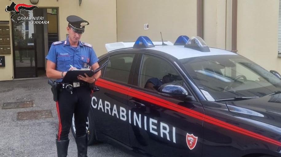 Minacciato dal vicino con una catena, arrestato 15enne a Ferrara