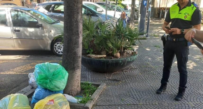 Telecamere, fototrappole e persino i droni: multati in 40 per abbandono di rifiuti