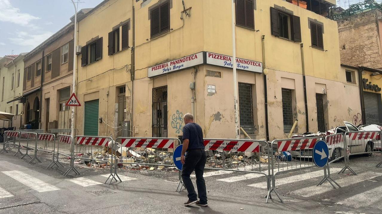 La palazzina distrutta dall'esplosione in via Principessa Maria (foto di Mauro Chessa)