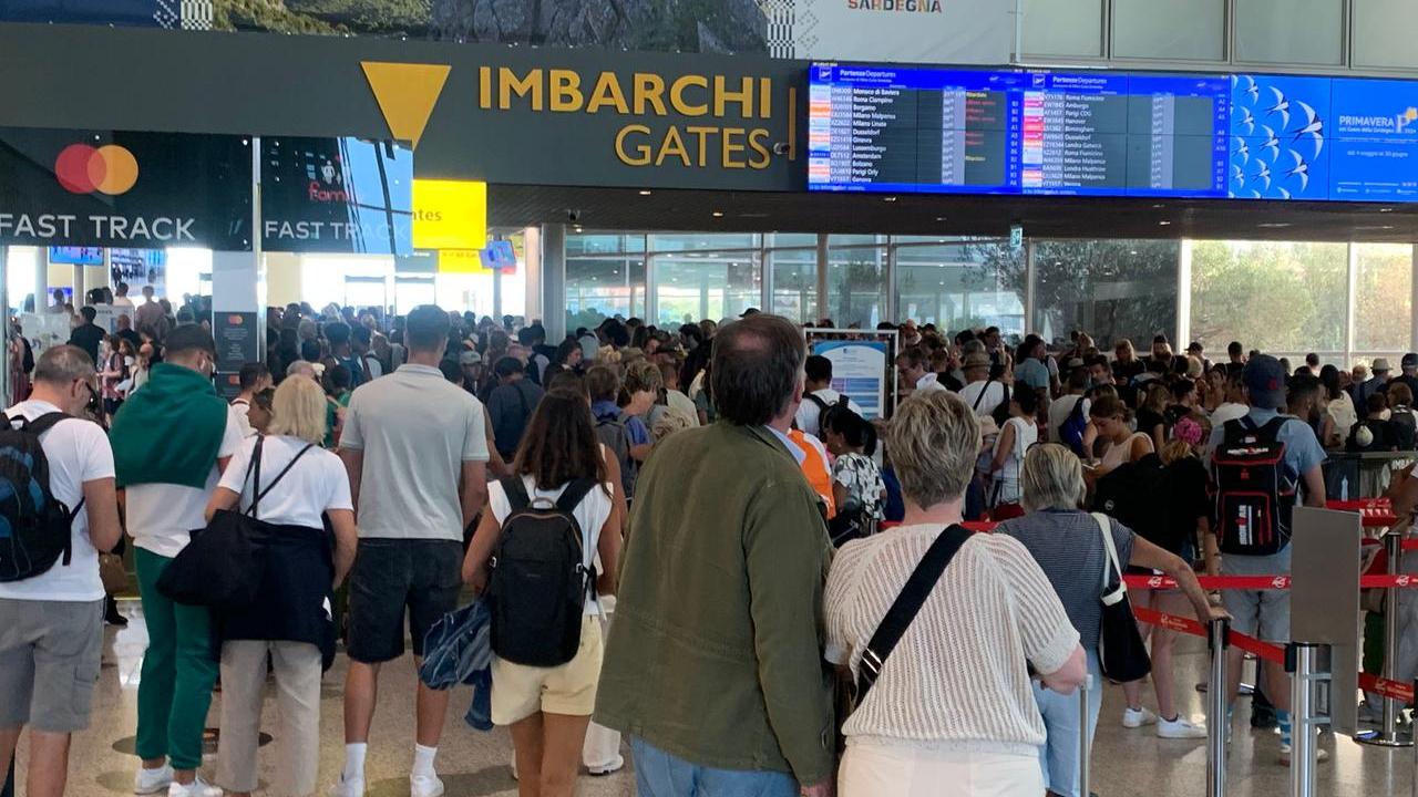 Nuove rotte, chiuso il bando: quattro compagnie aeree in gara per i tre scali sardi