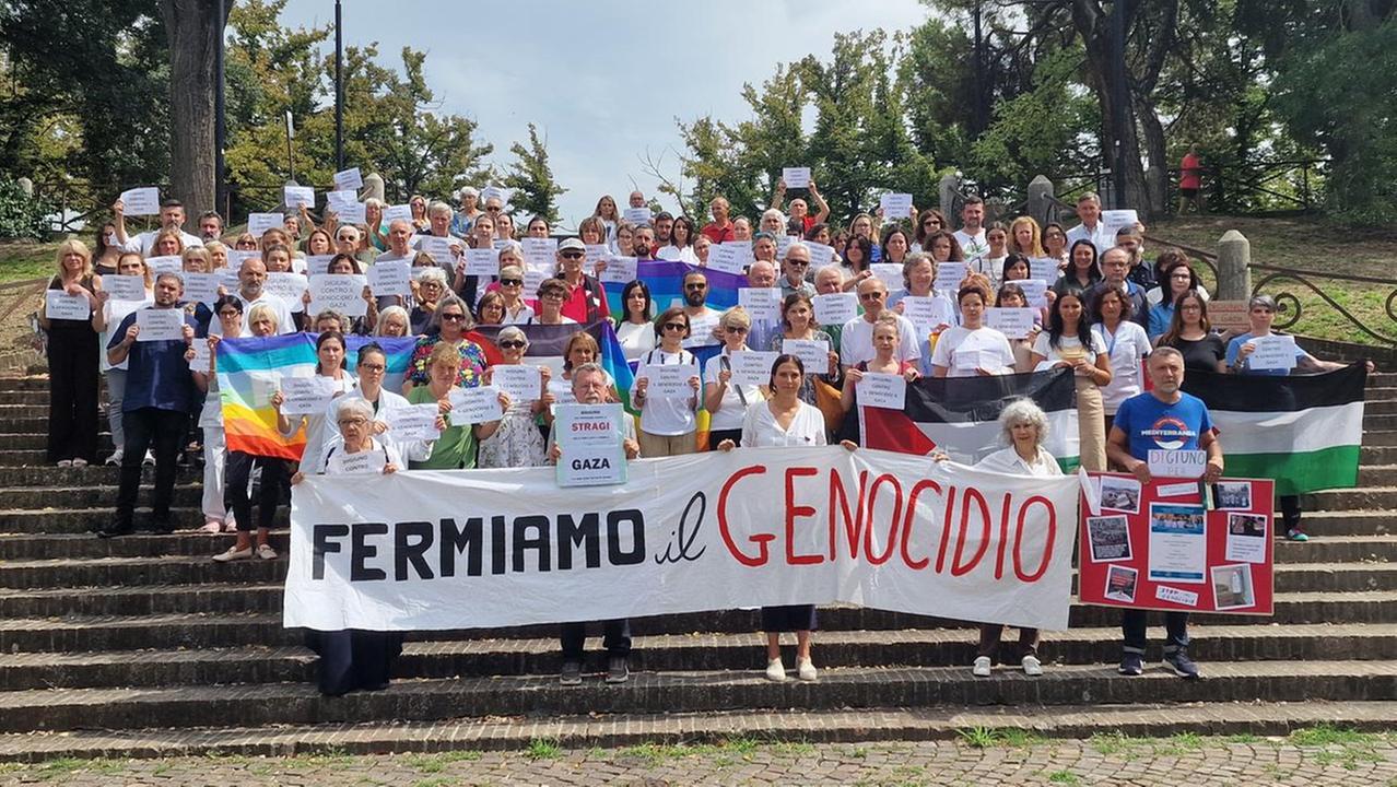 Il digiuno dei sanitari ferraresi contro il genocidio: «Basta silenzio»