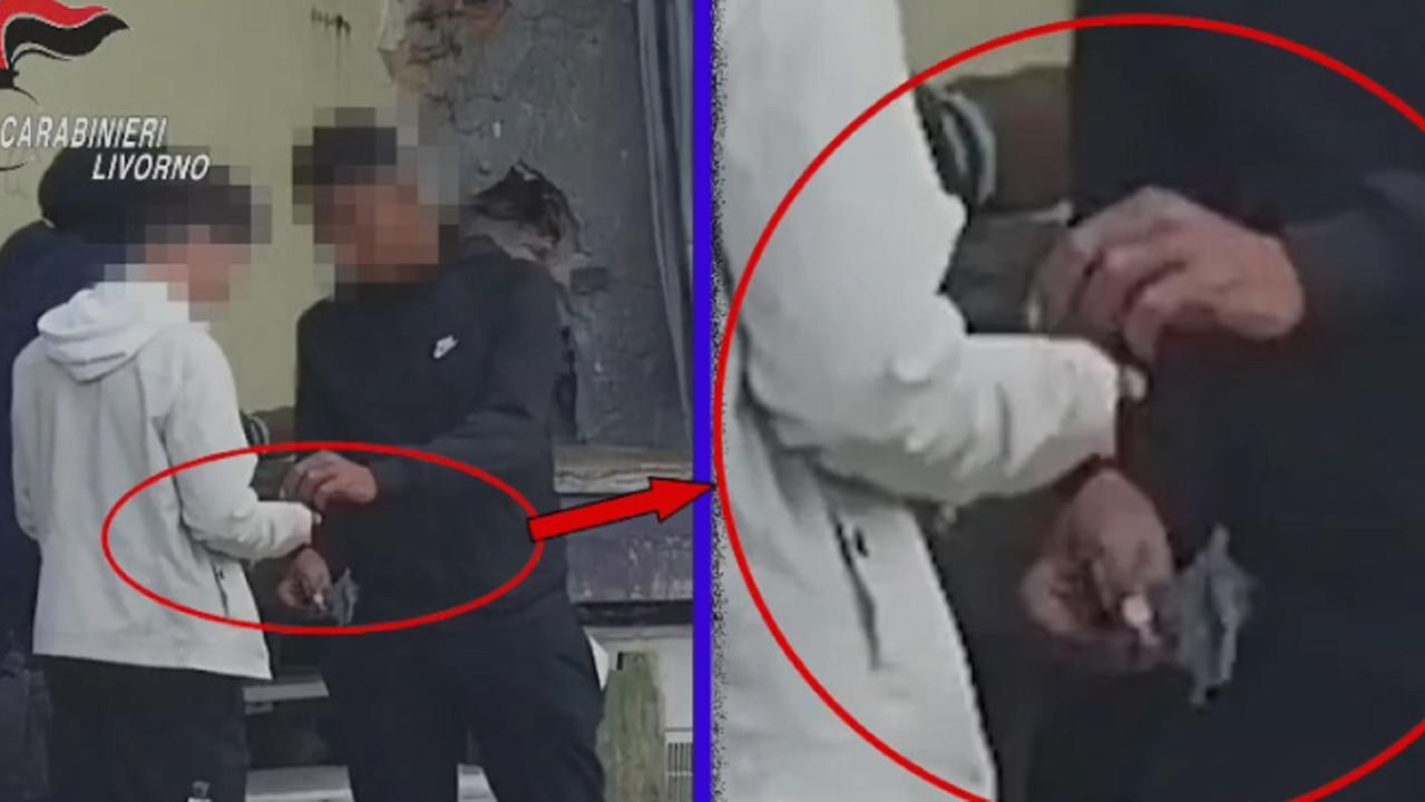 Un episodio di spaccio in piazza Garibaldi documentato dai carabinieri