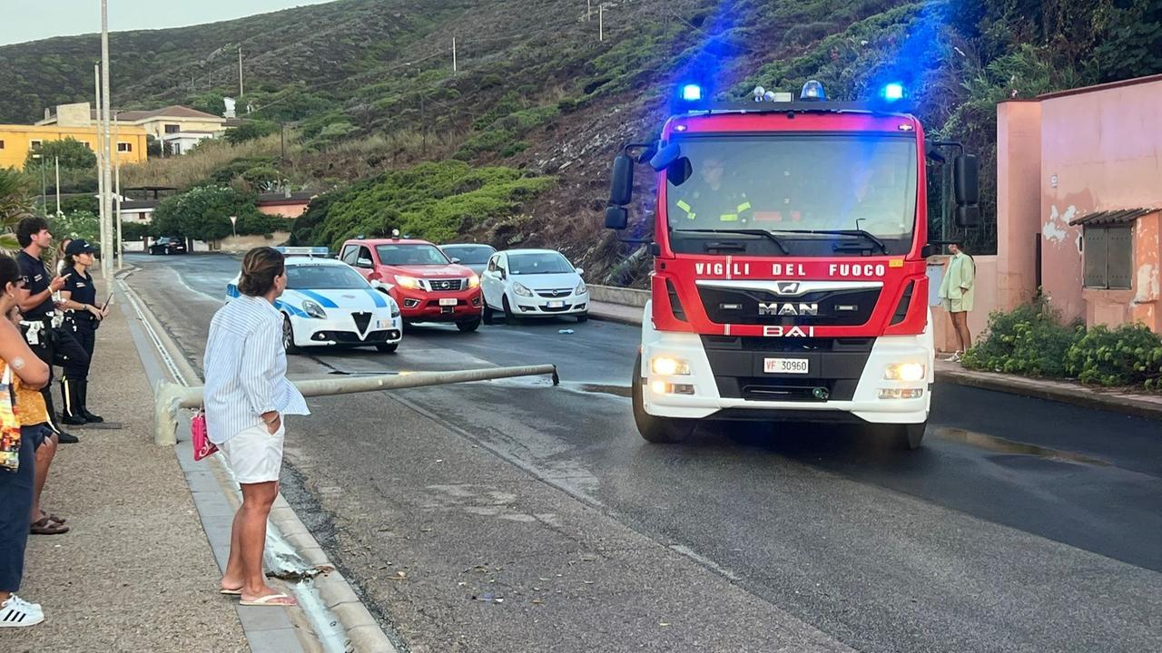 Bufera all’Argentiera: strade allagate e borgata al buio – guarda il VIDEO