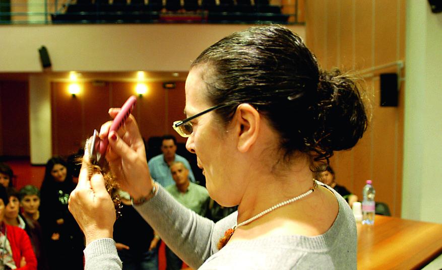 Assegno vitalizio a Chiara Vigo, maestra del bisso che regala la sua arte al mondo