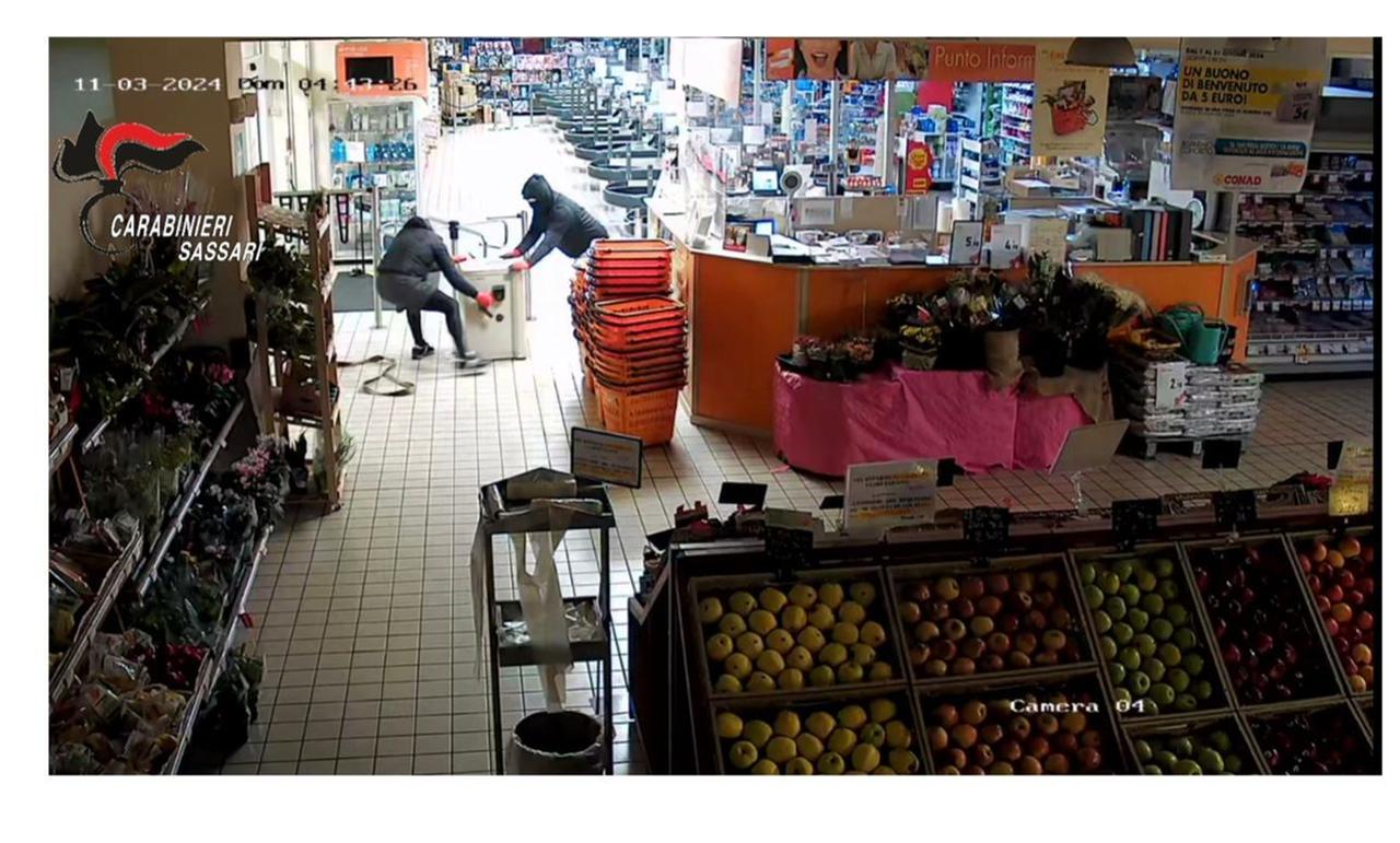 In carcere la banda delle “spaccate”: 27 colpi tra Sassari e Cagliari