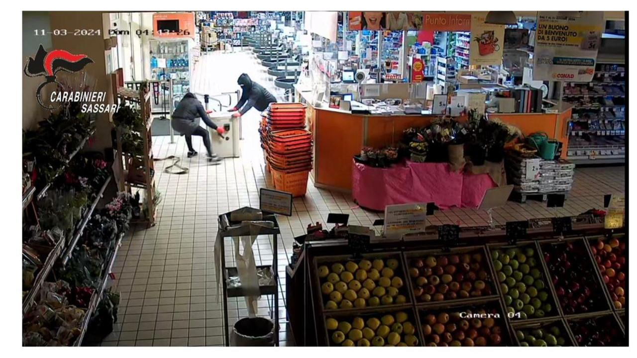 In carcere la banda delle “spaccate”: 27 colpi tra Sassari e Cagliari