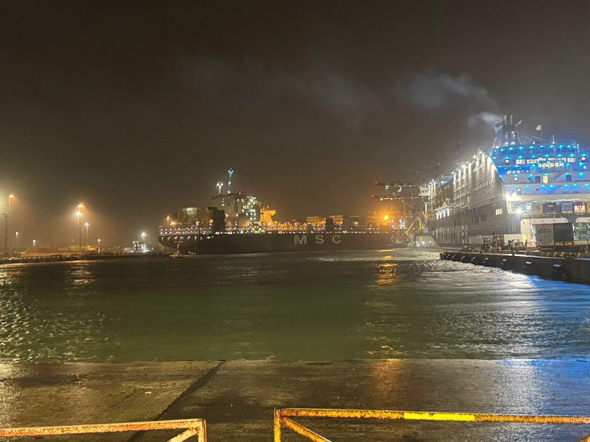 La Msc Tomoko (foto Livornogramm)