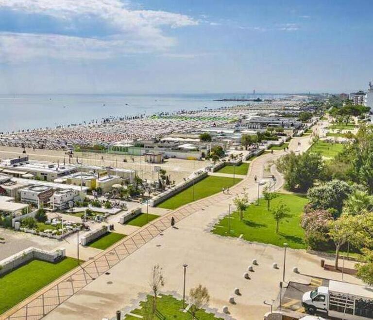 
	Il lungomare di Milano Marittima

