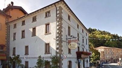 Chiamano l’Albergo Alpino di Piandelagotti ma... risponde una signora da Asti