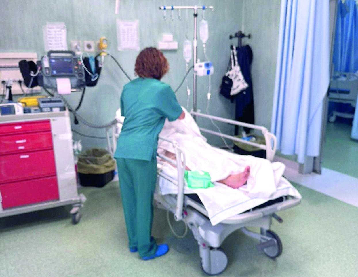 Olbia, tutti in fila al pronto soccorso: tra sex toys e malati immaginari