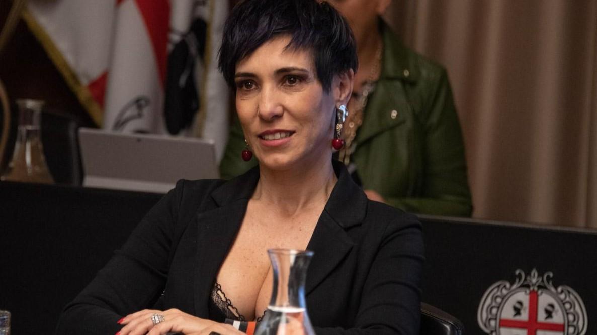 Su internet anche la foto della “dea Desirè Manca”: «Ne ho visto di peggio»