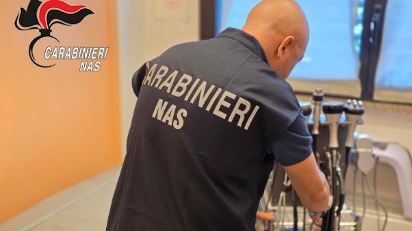 Controlli dei Nas in un centro estetico nella Bassa: multe per oltre 3 mila euro