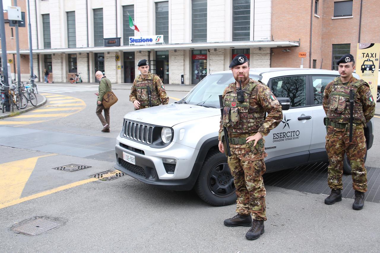 La zona rossa sarà prorogata: «In stazione reati in calo grazie all’esercito»
