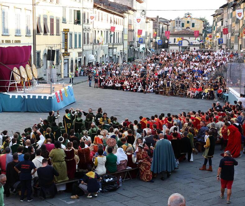Palio di Pescia, c’è da battere Santa Maria. E debutta la “giostra medievale”