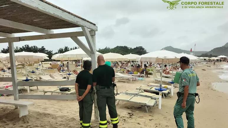 Occupazione abusiva delle spiagge: scattano le sanzioni per sei stabilimenti balneari