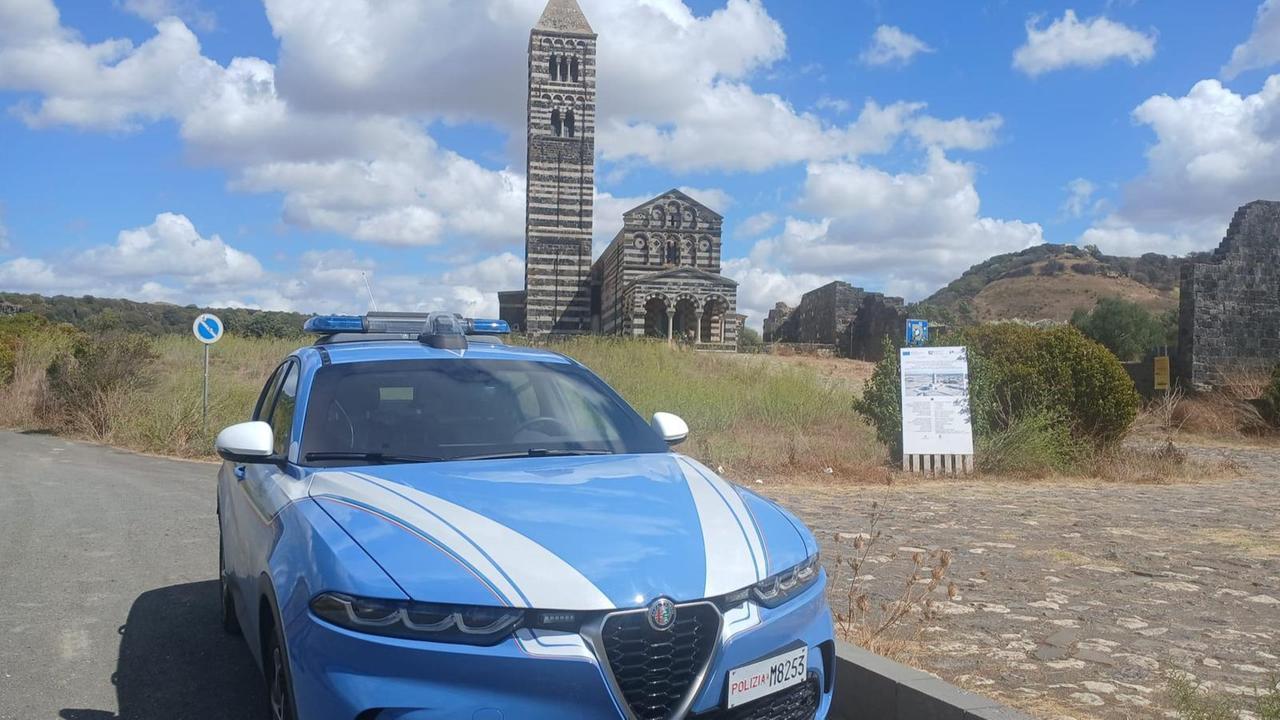 Evade dai domiciliari, si sente male sull’autobus e chiede aiuto: arrestato