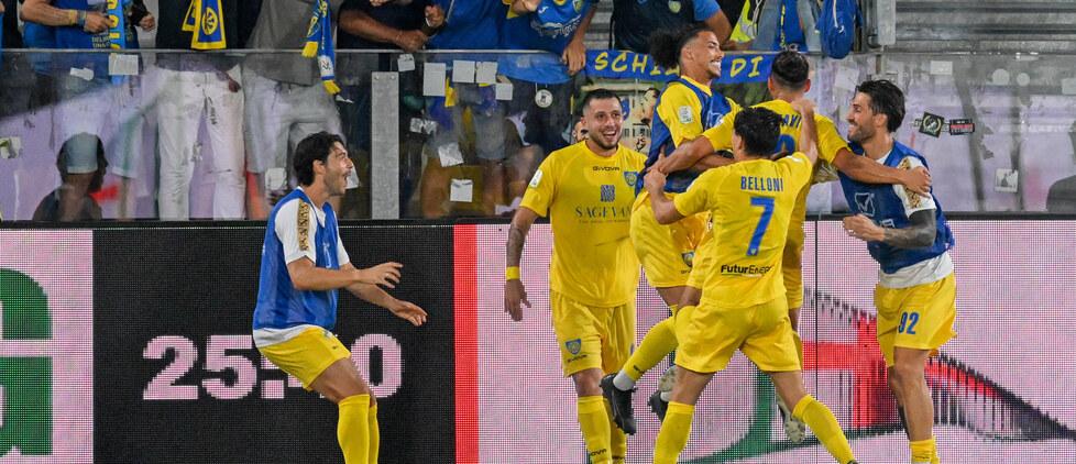 Schiavi esulta dopo il gol allo Spezia