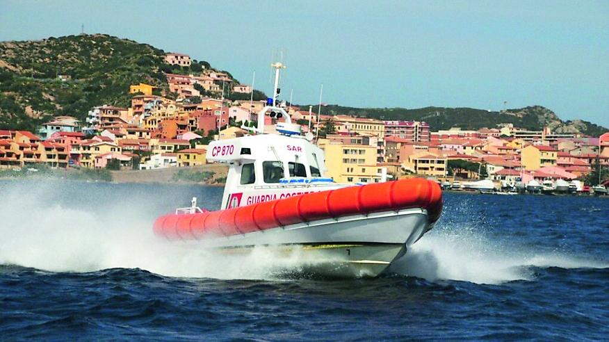 Lo skipper che ha portato l’influencer nella cala di Caprera se la caverà con 200 euro di multa