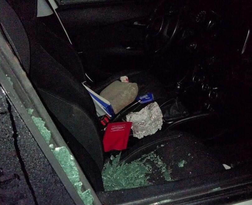 Una delle auto finite nel mirino dei vandali