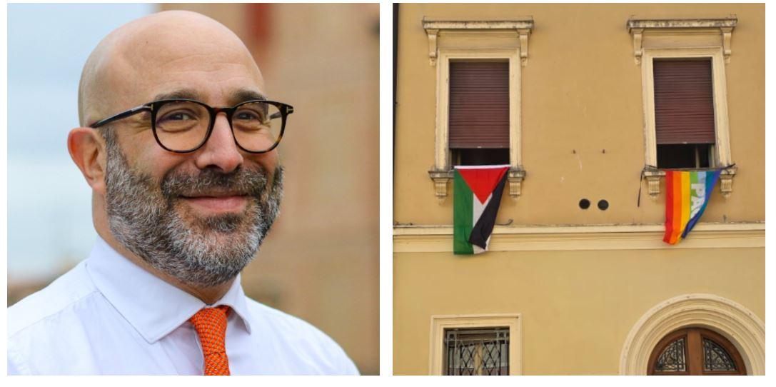 Accusato di antisemitismo sui social il sindaco di Scandiano che ha esposto la bandiera della Palestina
